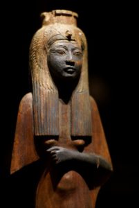 Queen Ahmes Nefertari with vulture headdress
